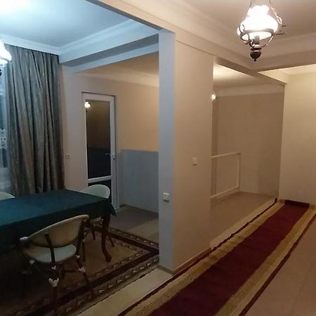 Hostel Gomani บาทูมิ ภายนอก รูปภาพ