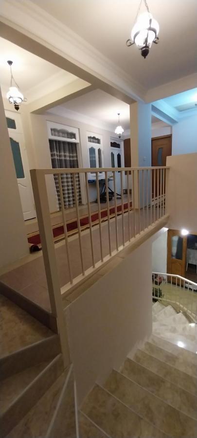 Hostel Gomani บาทูมิ ภายนอก รูปภาพ