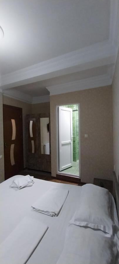 Hostel Gomani บาทูมิ ภายนอก รูปภาพ