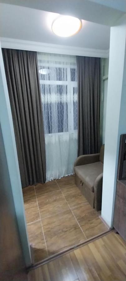 Hostel Gomani บาทูมิ ภายนอก รูปภาพ