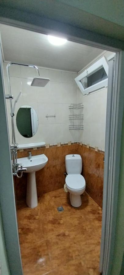 Hostel Gomani บาทูมิ ภายนอก รูปภาพ
